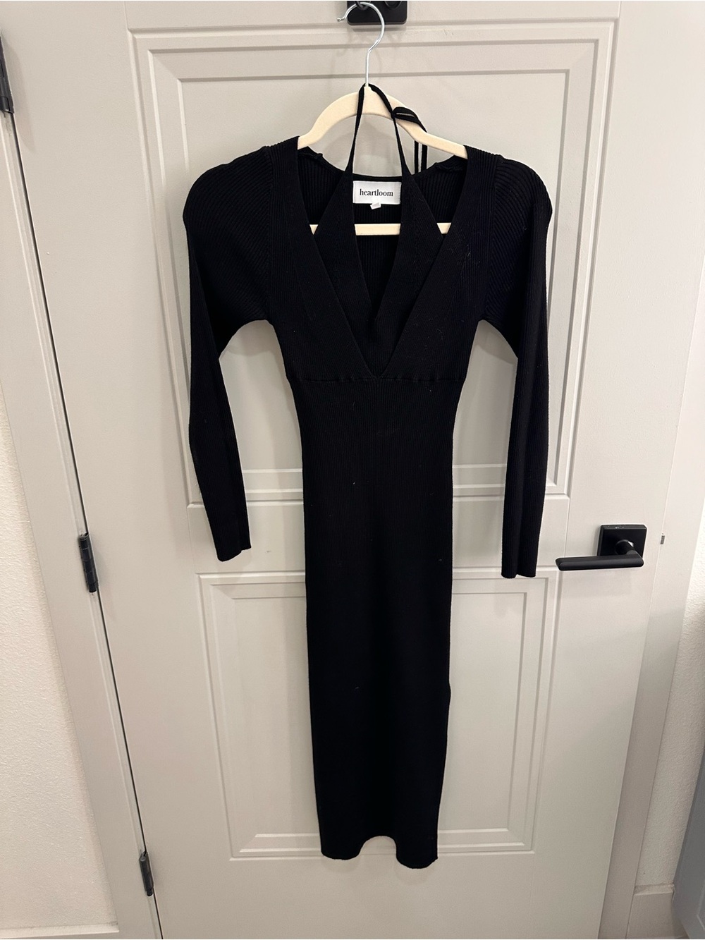Heartloom Black V-Neck Ribbed Long-Sleeve Midi Dress